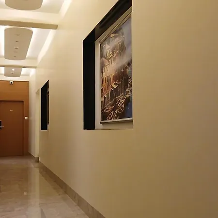 Shine Hospitality Premium 3* Mumbai