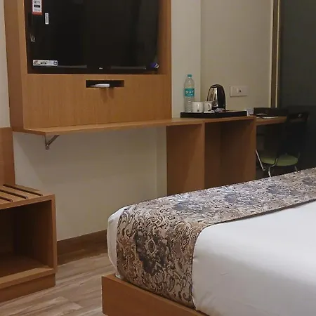 Hotel Shine Hospitality Premium 3*