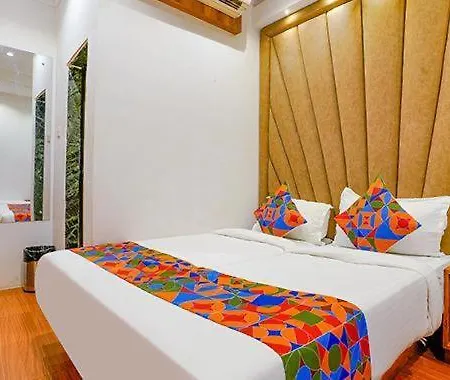 New Deepak Hotel