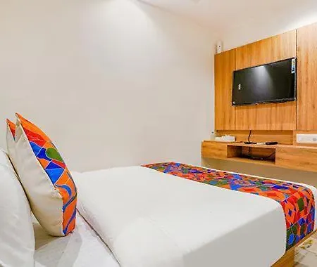 Hotel New Deepak 3*