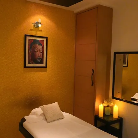 Club Emerald Mumbai