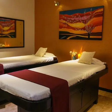Club Emerald Hotel 3*