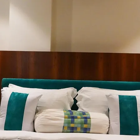 Club Emerald 3* Mumbai