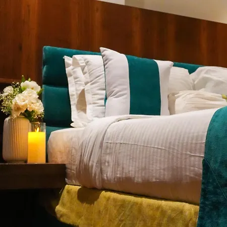 Club Emerald Hotel