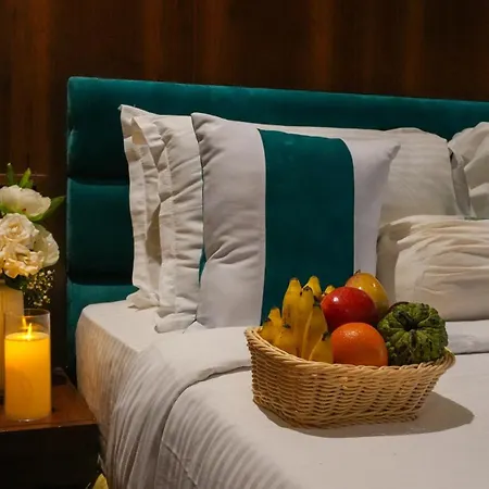 Club Emerald Hotel 3*