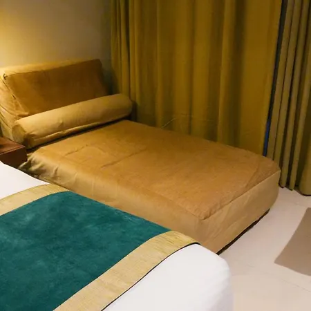 Hotel Club Emerald Mumbai