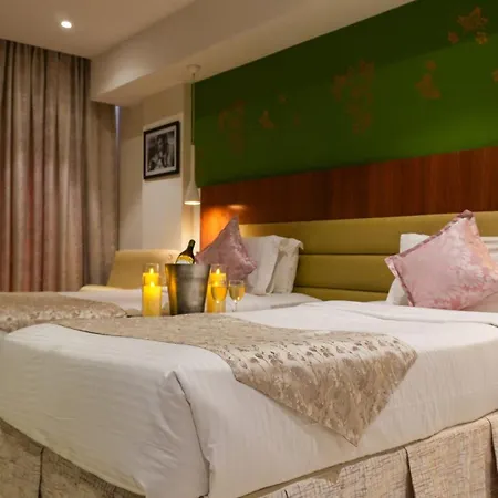 Hotel Club Emerald 3*