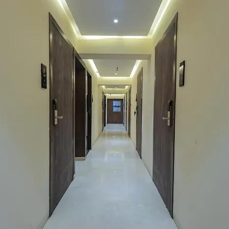 Vishal Hall Inn *
