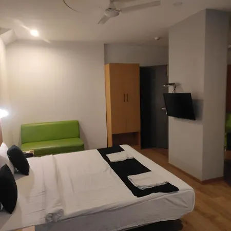 The Unicontinental Hotel 3*
