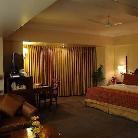 Ramada Plaza By Wyndham Palm Grove Hotel 5*