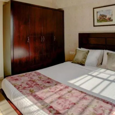 Hotel Lalco Residency 4*