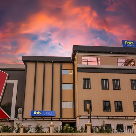 Hotel Fabhotel Rk International - Nr International Airport