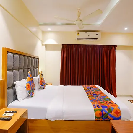 Fabhotel Ratna Mahal