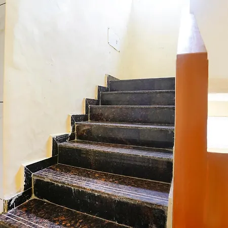 Fabhotel Ratna Mahal 3*