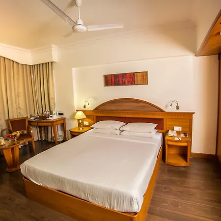Hotel Fariyas , Colaba 4*