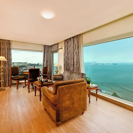 Fariyas , Colaba 4*