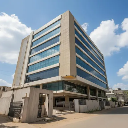 Fabhotel Royal International - Nr International Airport Hotel 3*