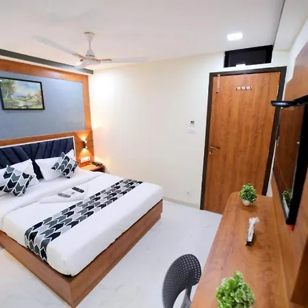 N M Nr Kokilaben Hospital Guest house 3*