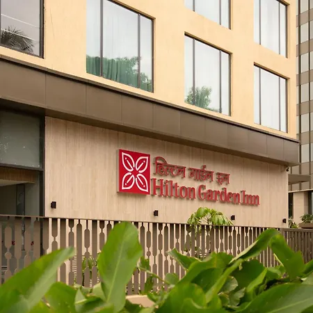 Hotel Hilton Garden International Airport