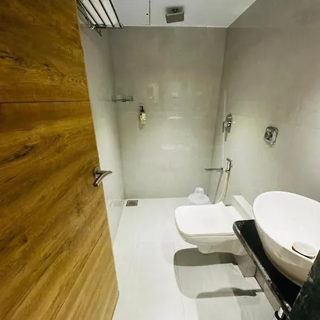 Double Crown Airport T2 Hotel Mumbai