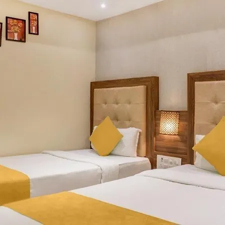 Double Crown Airport T2 Hotel