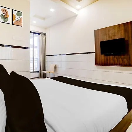Collection O Mumbai-ahmedabad Highway Hotel 3*