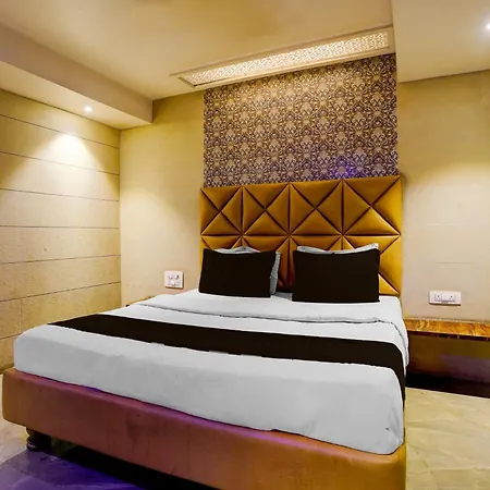 O Diana Palace & Boarding Hotel 3*