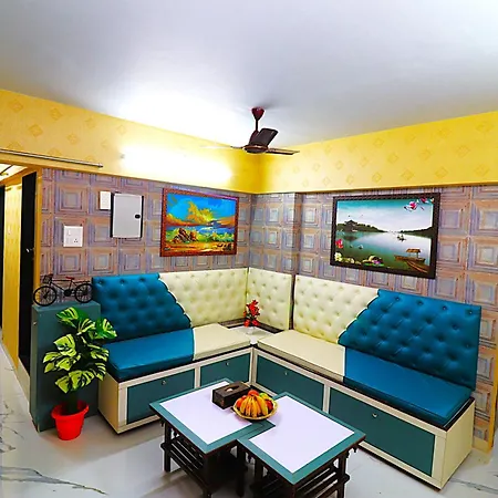 Pinaki Parle West Apartment
