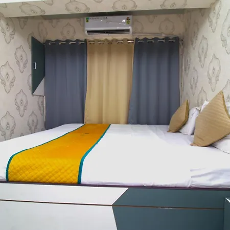 Apartment Pinaki Parle West