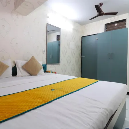 Pinaki Parle West Mumbai