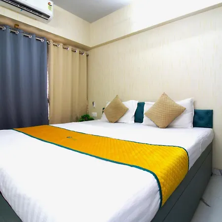 Pinaki Parle West Apartment *