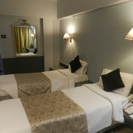 Hotel Regenta Place The Emerald 4*