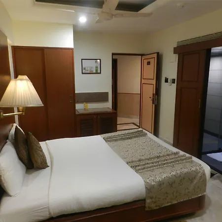 Hotel Regenta Place The Emerald 4*