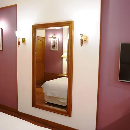 The Ambassador, Marine Drive, 4* Mumbai