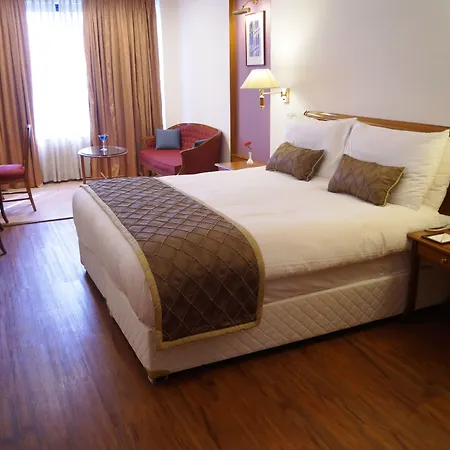 The Ambassador, Marine Drive, Hotel