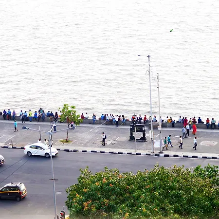 Hotel The Ambassador, Marine Drive, 4*