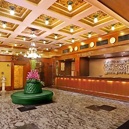 The Ambassador, Marine Drive, Hotel 4*
