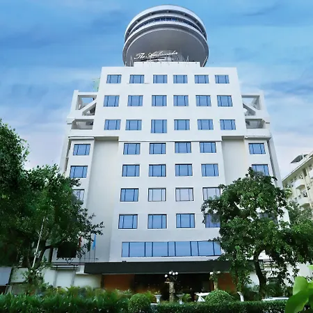 The Ambassador, Marine Drive, Hotel 4*