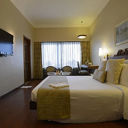 Hotel Sun-n-sand Juhu 5*