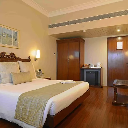 Hotel Sun-n-sand Juhu 5*