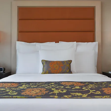 Marriott Executive - Lakeside Chalet, 4* Mumbai