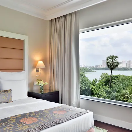 Marriott Executive - Lakeside Chalet, Hotel 4*