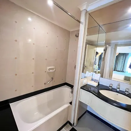 Hotel Ira By Orchid T-2 International Airport 4*