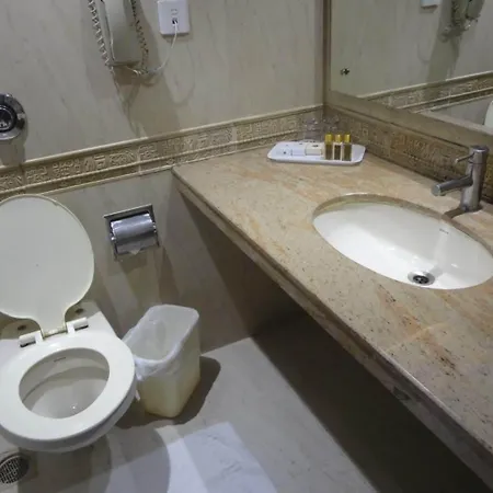 Hotel Ramee Guestline Juhu 4*