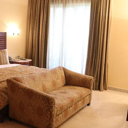 The Lalit 5*