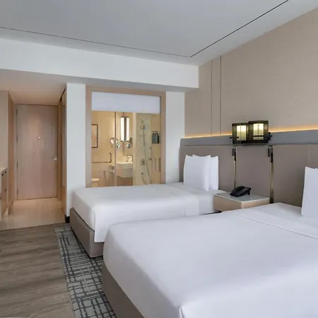 Hotel Courtyard By Marriott International Airport