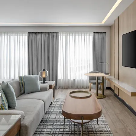 Courtyard By Marriott International Airport Hotel 5*