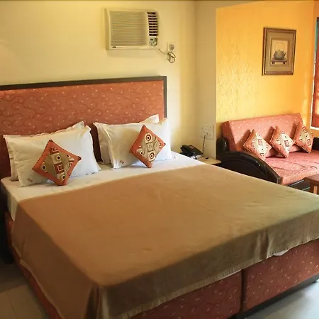 Hotel Fabexpress Highway Residency