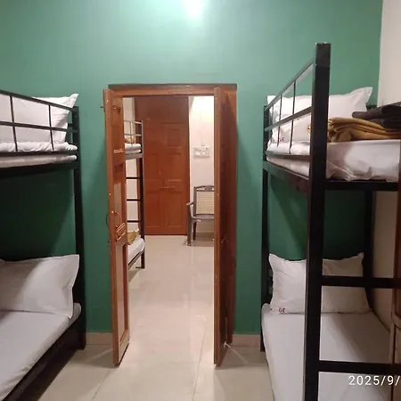 Guest house Galaxy Executive & Ac *