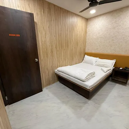 Hotel Marine Line Near Hospital